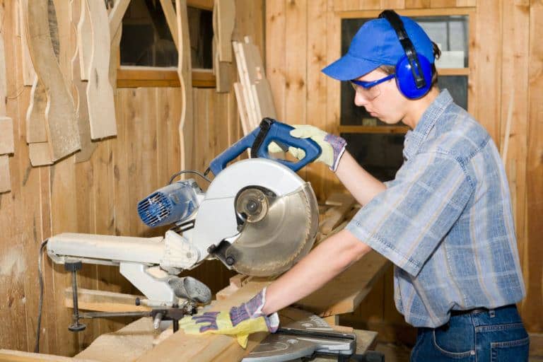 Best Woodworking Personal Protective Equipment to Use