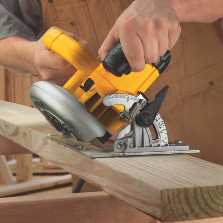 Review: DeWalt Lightweight Circular Saw