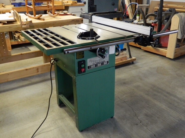 The Best Grizzly Table Saws: Our Expert Reviews Of The G0690 & Other Top Models