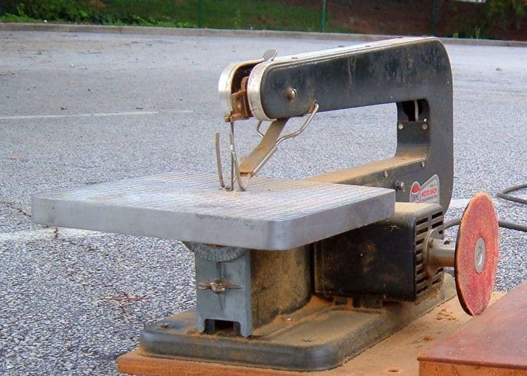 Scroll Saw Vs. Band Saw Comparison – Which Is Better for You?