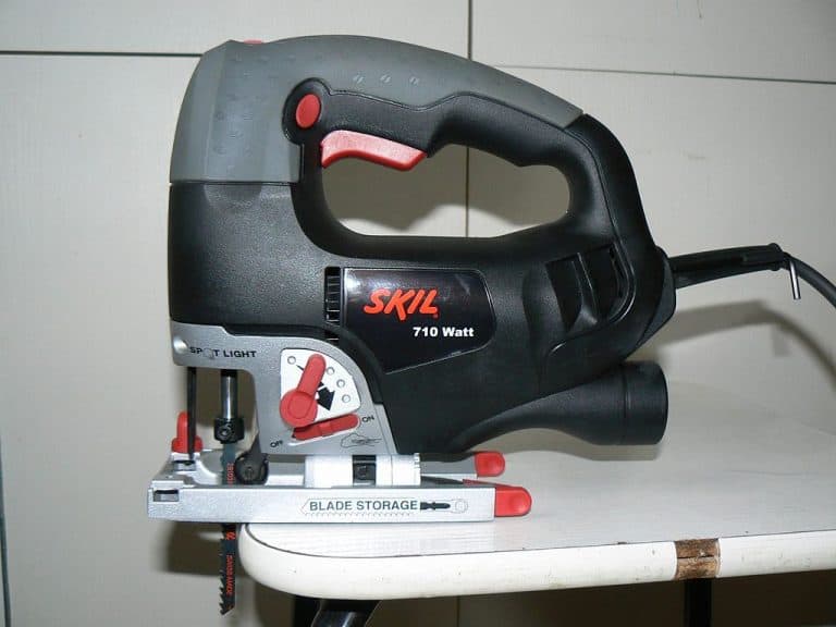 Jigsaw vs Circular Saw Comparison: What Should You Get?