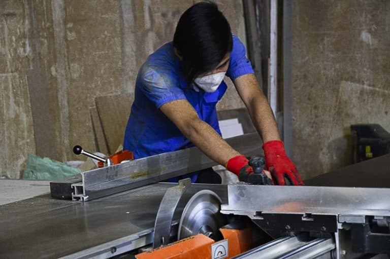 How to Use a Table Saw for Perfect Cuts